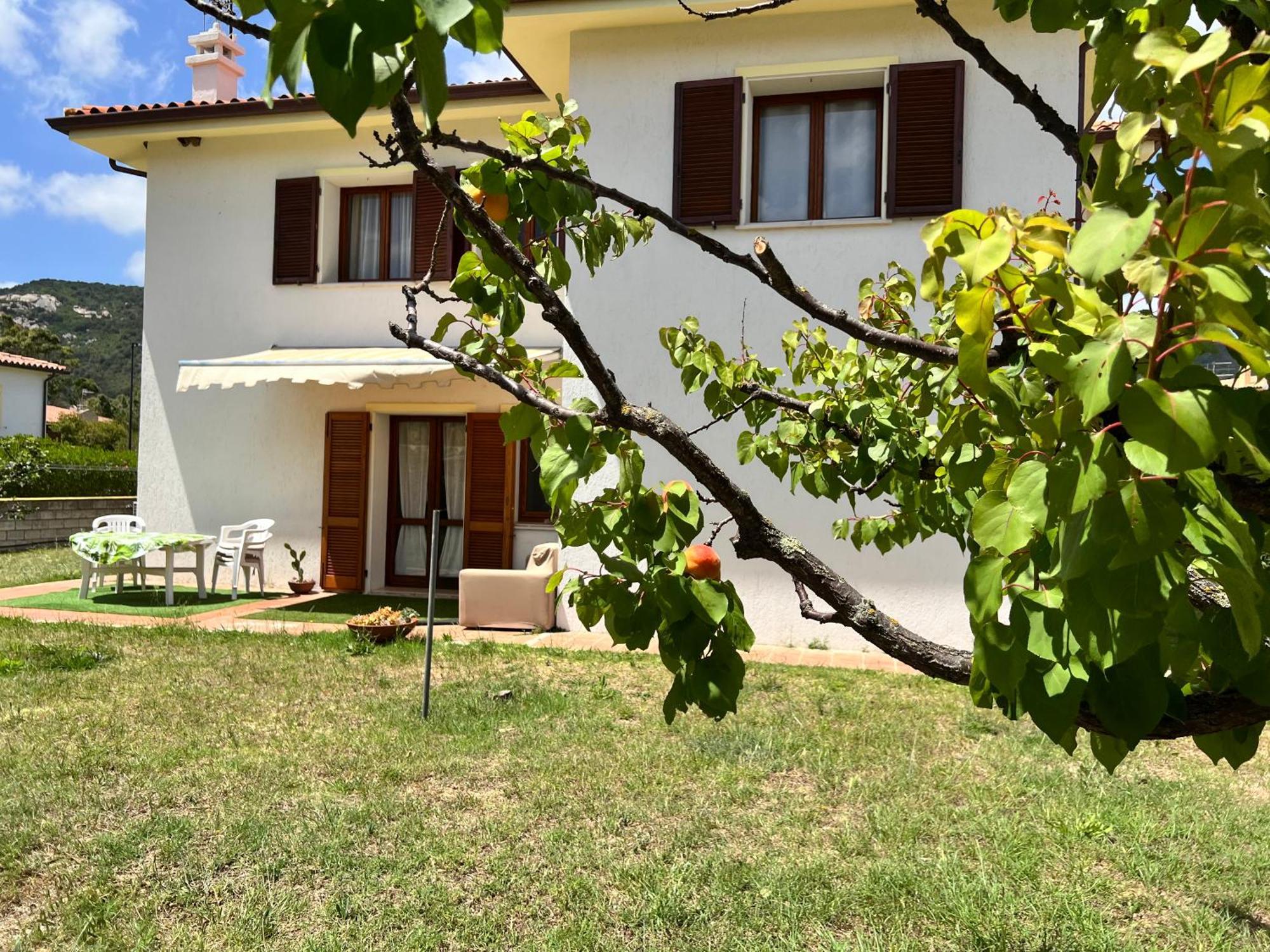 Private Apartment With Garden Cannigione Exteriör bild